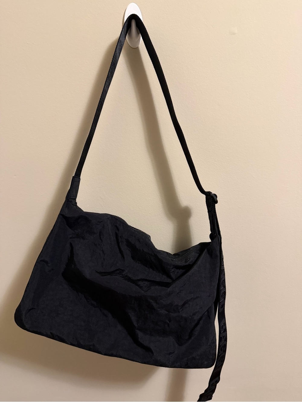 Baggu Large Cargo Crossbody Bag - Picture 2 of 11